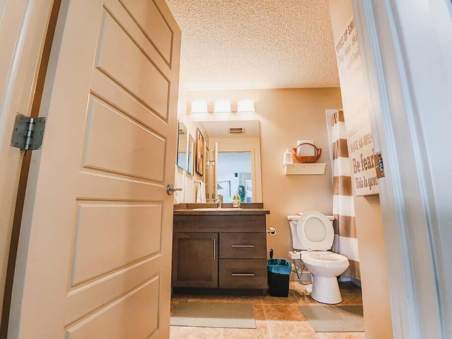 Level Lux, Comfy & Cozy Haven Apartment Edmonton