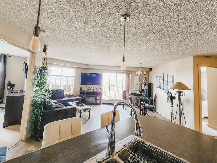 Level Lux, Comfy & Cozy Haven * Edmonton